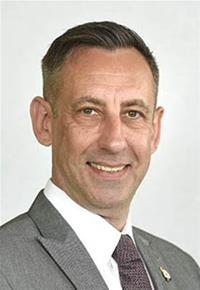 Photo of Lee Hutchinson